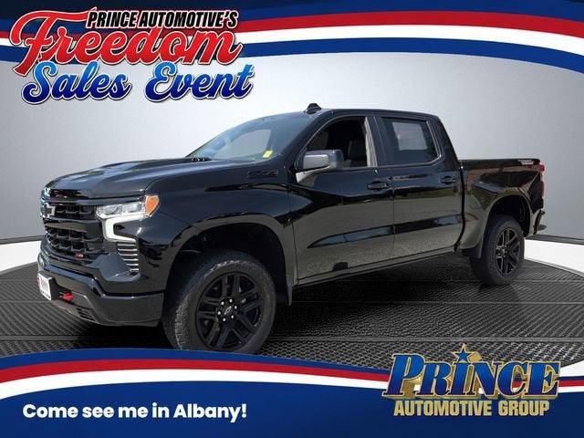 2026 Chevrolet Silverado 1500 LT Trail Boss in Black — front three-quarter view